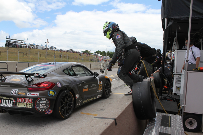 Illustration for article titled A Close-Up Look At All Of The Crazy Action In A Routine Sportscar Pit Stop